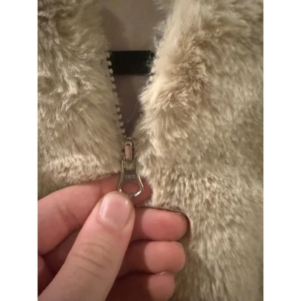 Nike Faux Fur Hooded Jacket Beige Zip Up Swoosh Women's‎ XS